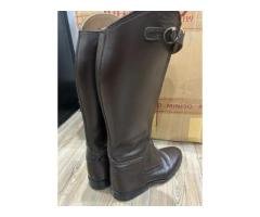 35,000 Horse Riding Shoes