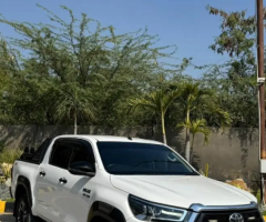 Toyota Hilux Revo V Automatic 2.8 2021