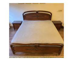 Premium 4-Piece Solid Wood Queen Bedroom Set