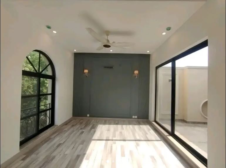 Beautiful 5 Marla House for Rent