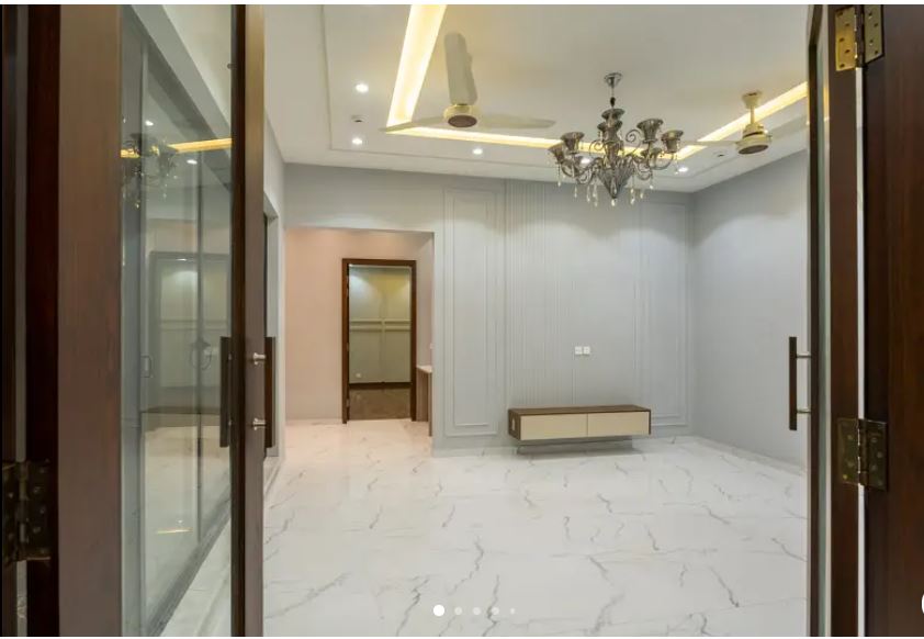 1 Kanal Brand New House for Rent