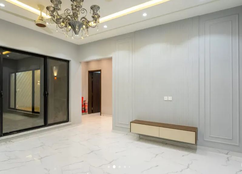 1 Kanal Brand New House for Rent