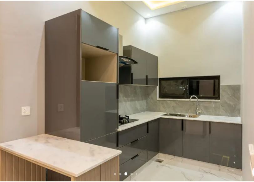 1 Kanal Brand New House for Rent